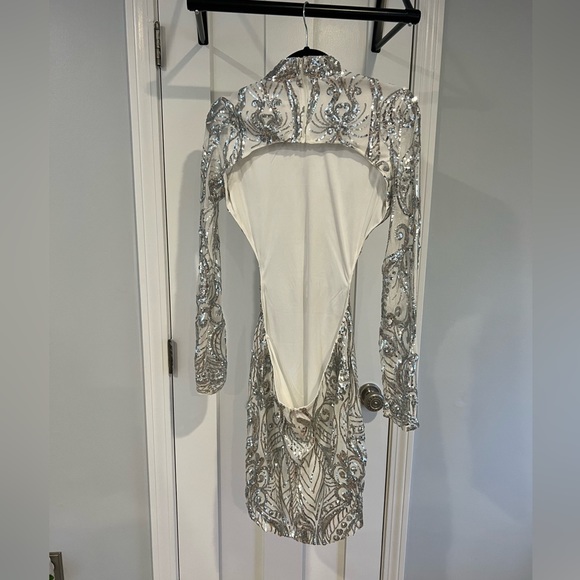 Open back sequin mini dress - Picture 2 of 5
